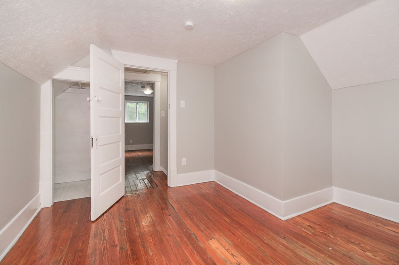 838 Hazel St - Photo 5 of 15