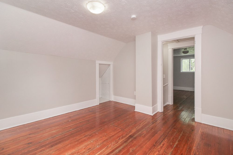838 Hazel St - Photo 6 of 15