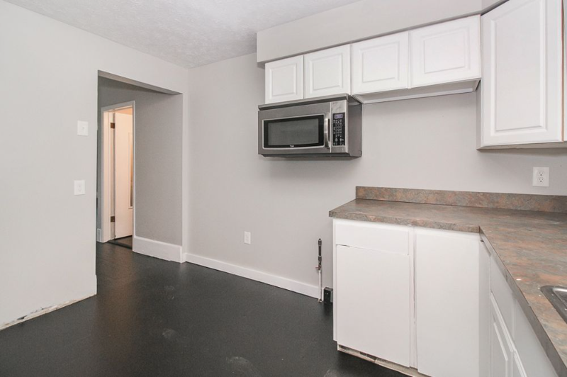 838 Hazel St - Photo 7 of 15
