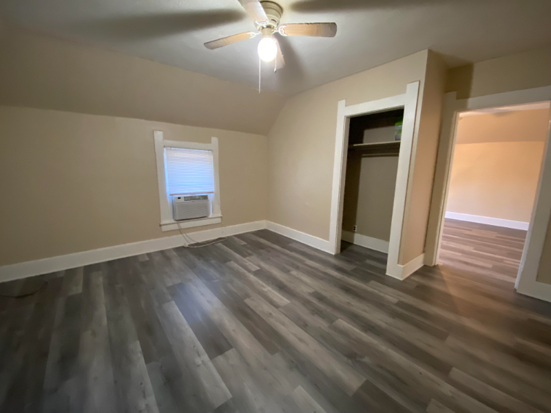 714 S 10th St - Photo 2 of 8