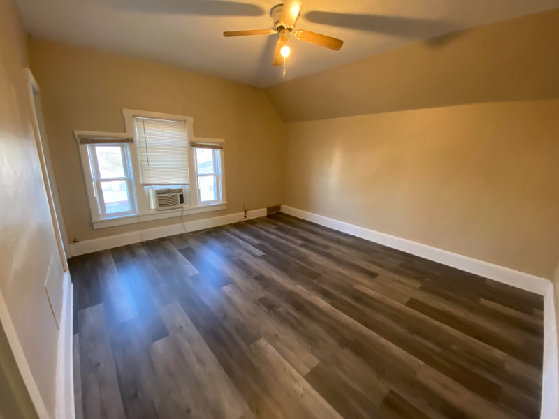 714 S 10th St - Photo 3 of 8
