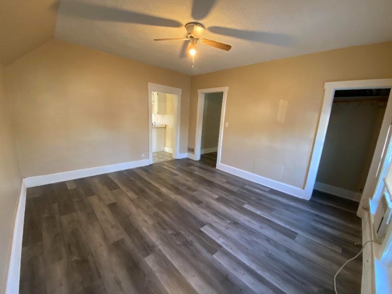 714 S 10th St - Photo 4 of 8