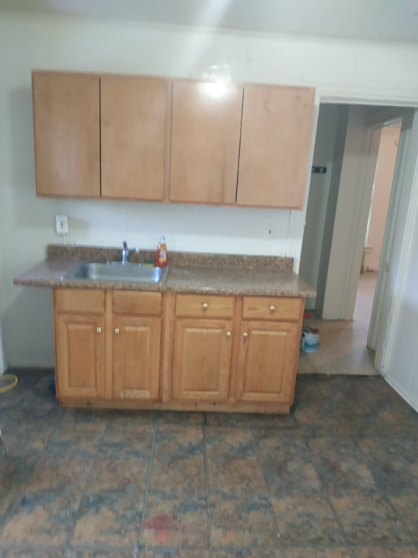 42 Lewis St - Photo 4 of 7