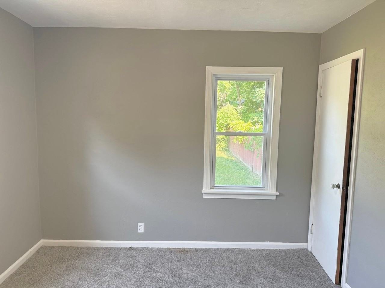 3153 W Mott Ave - Photo 5 of 10