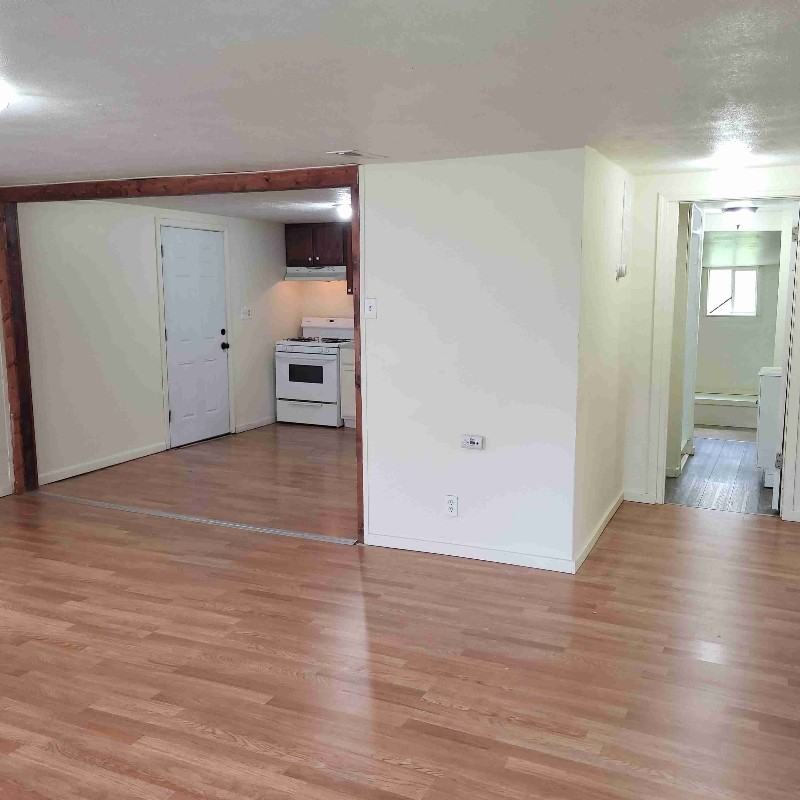 421 N Crystal Ave - Photo 4 of 13
