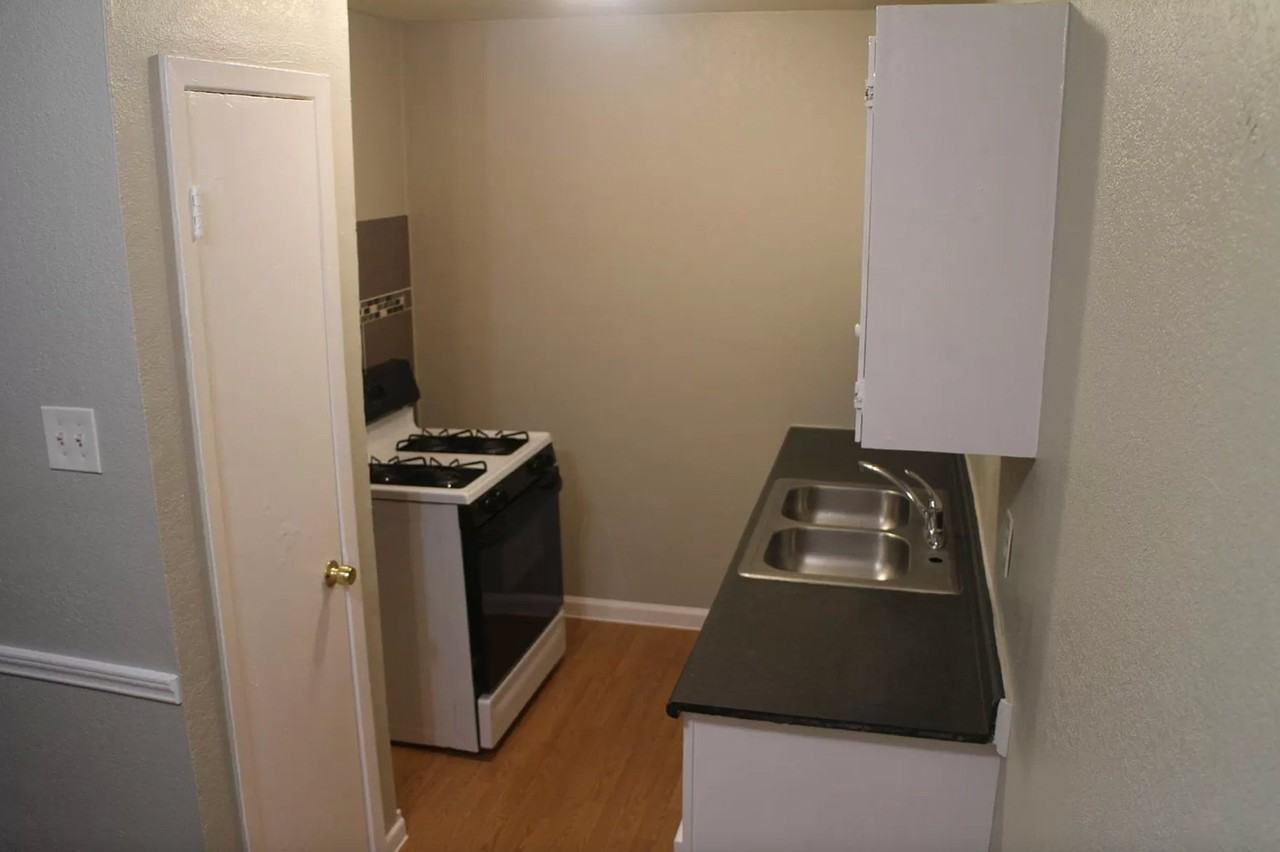 223 Kelsey Ave #1 - Photo 5 of 6