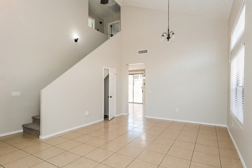 8930 E Capri Ave - Photo 5 of 17