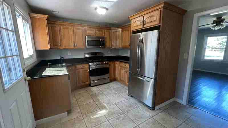 15 Dupont Pl - Photo 2 of 18