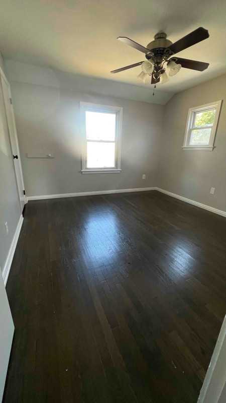 15 Dupont Pl - Photo 6 of 18