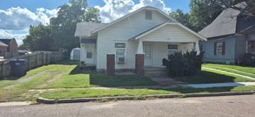 featured image of 526 N Douglas St