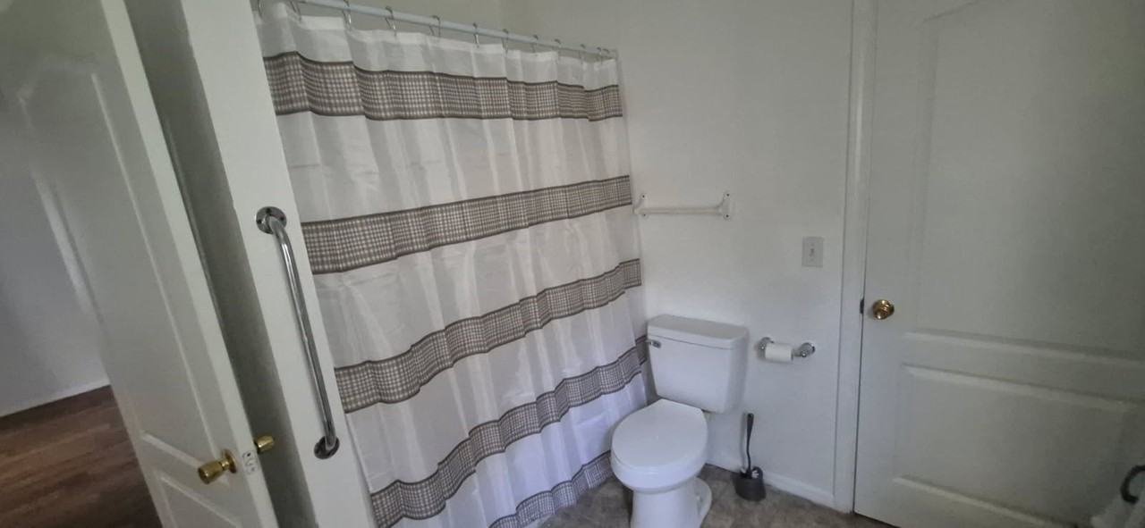 526 N Douglas St - Photo 5 of 8