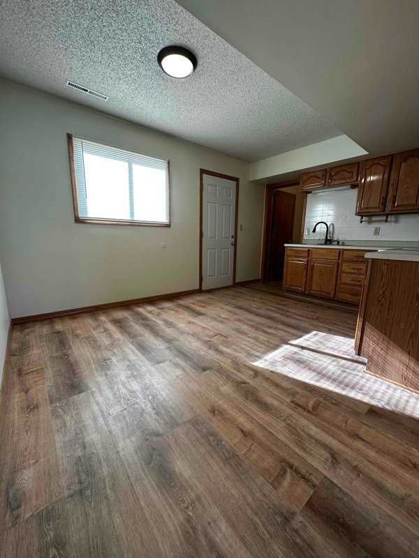 512 S Keystone Ave - Photo 3 of 11