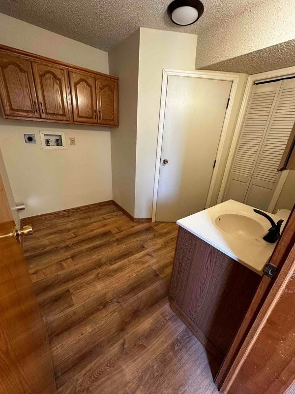512 S Keystone Ave - Photo 5 of 11