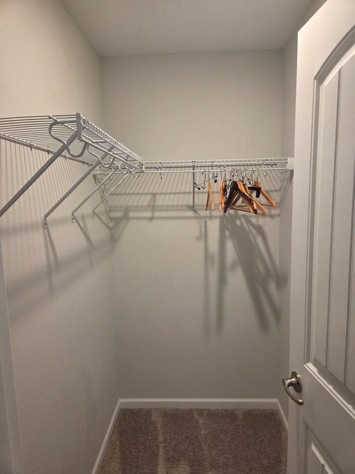 16 Roxbury Dr - Photo 2 of 23