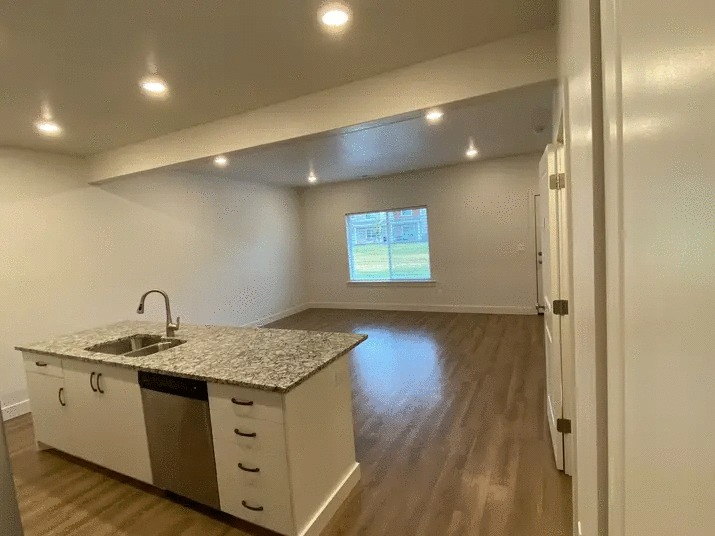 335 Se - Photo 6 of 22