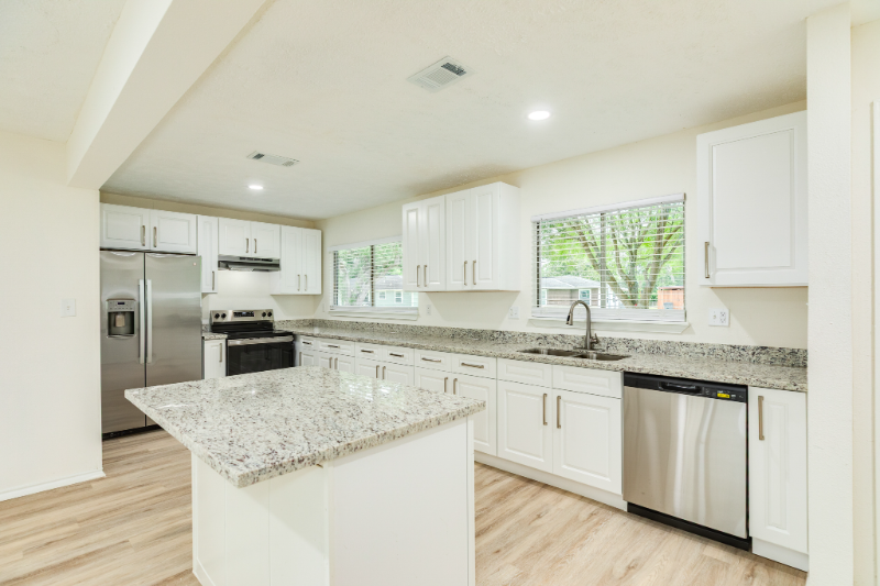 408 Gardenia St - Photo 3 of 18