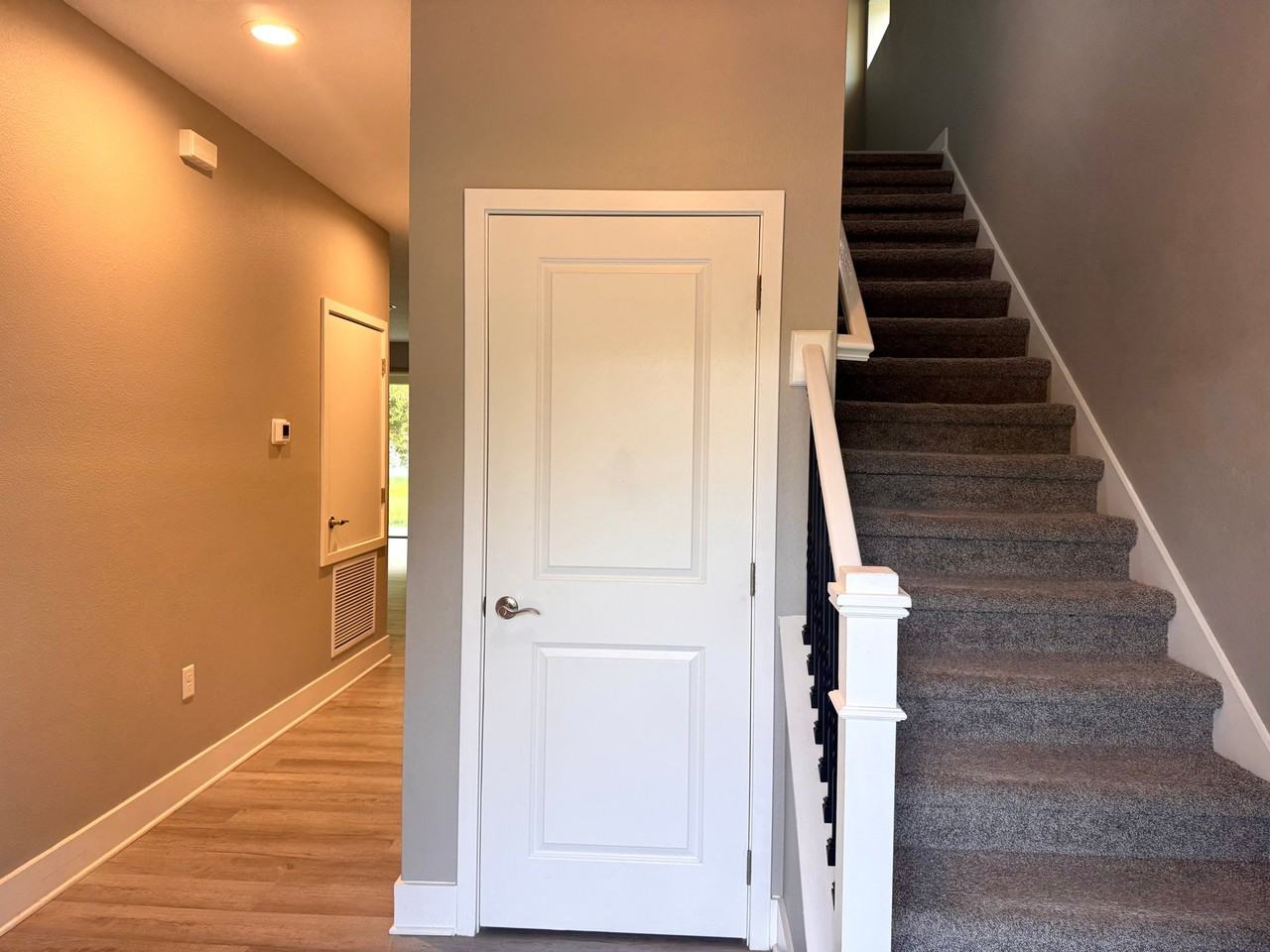 2432 Sanford Ave - Photo 5 of 32