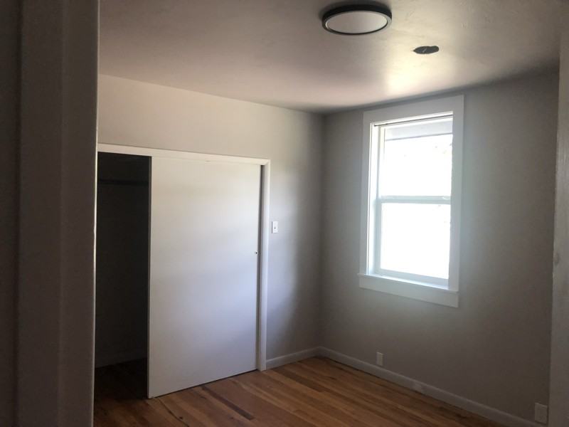 1102 Spring St - Photo 6 of 19