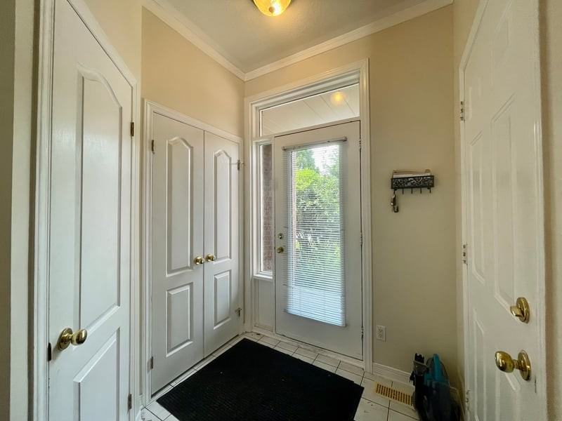 242 Windhurst Dr - Photo 2 of 14
