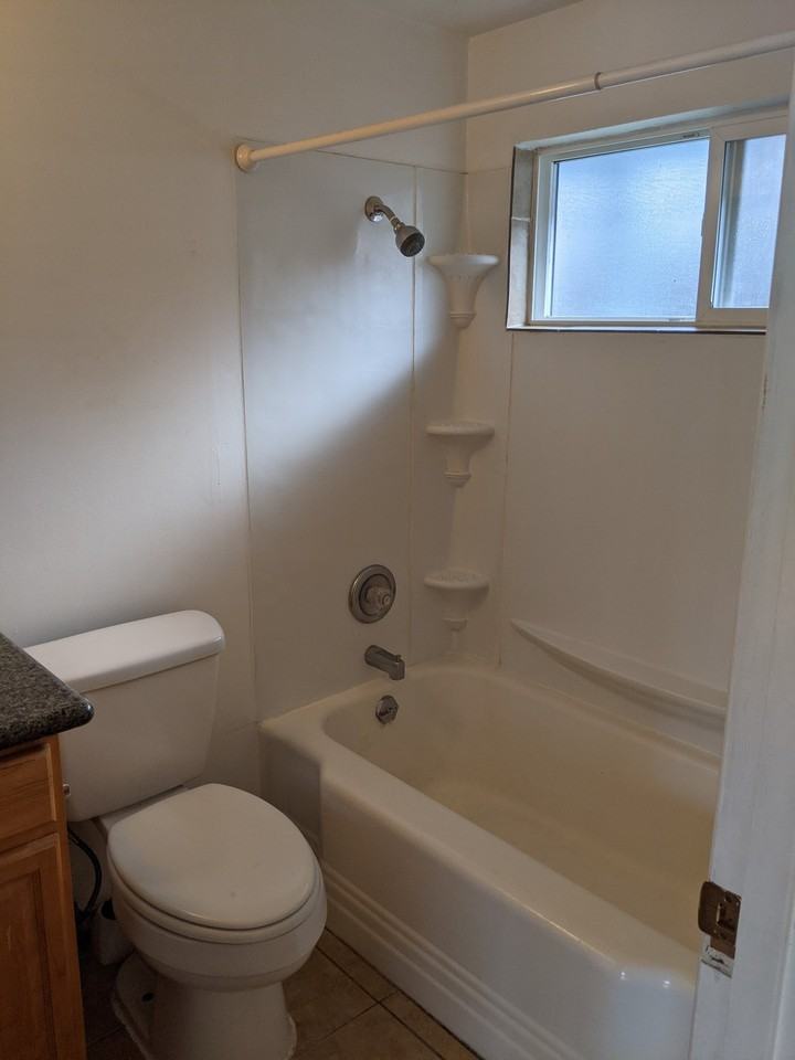 6538 Ravenna Ave Ne #1 - Photo 5 of 7