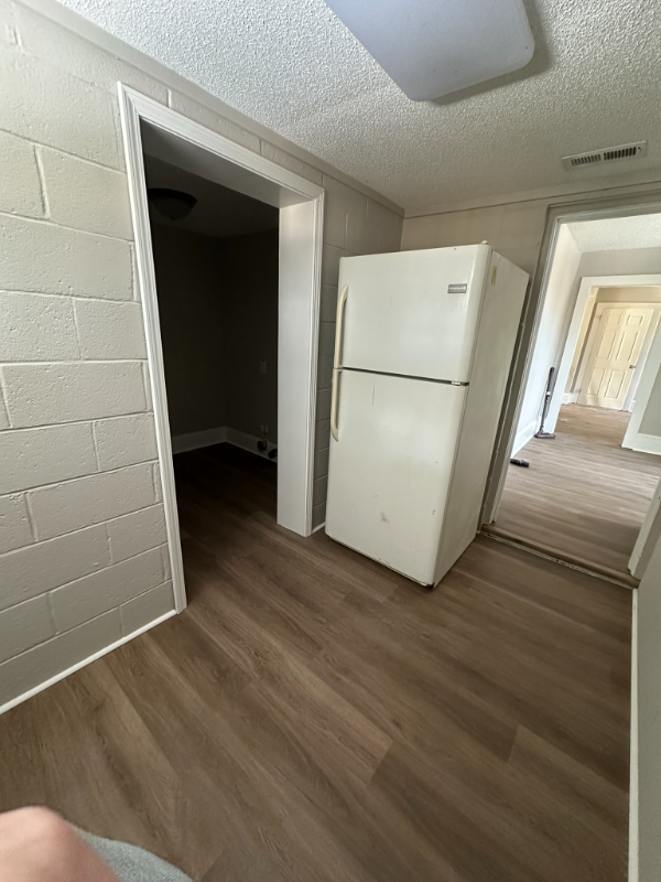 2715 Cole Rd - Photo 3 of 11