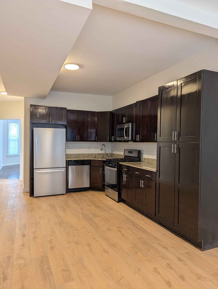 2302 N Hamlin Ave #2 - Photo 2 of 12