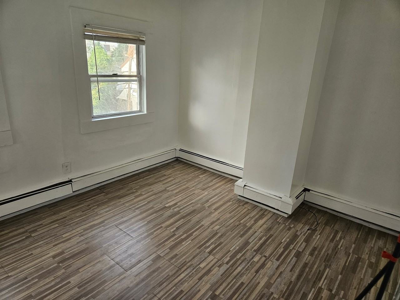124 Lyon St - Photo 5 of 7
