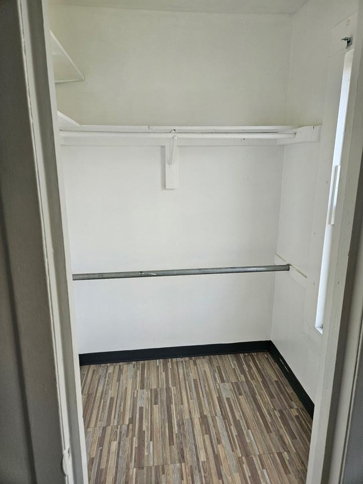 124 Lyon St - Photo 7 of 7