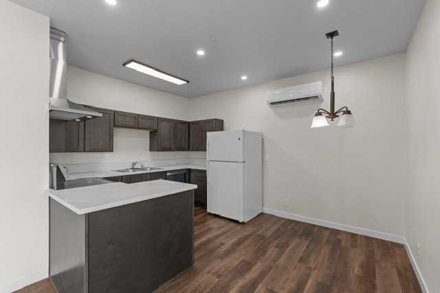 524 N 7th St #1 - Photo 3 of 33