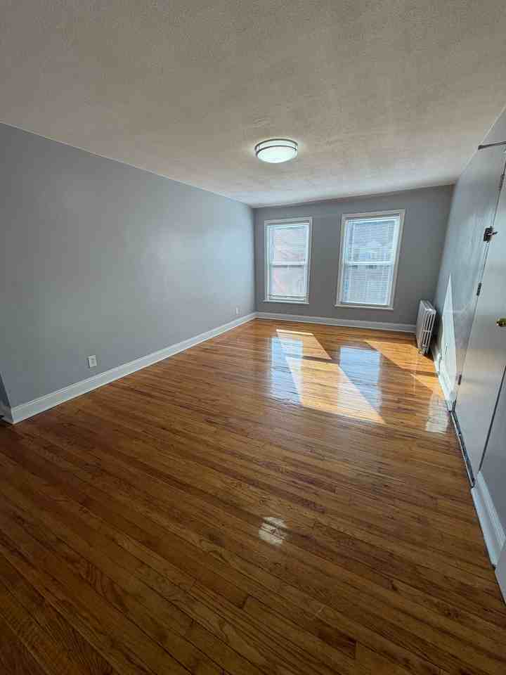 194 Park Ave #5B2 - Photo 3 of 6