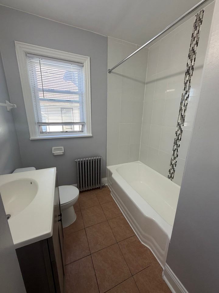 194 Park Ave #5B2 - Photo 4 of 6
