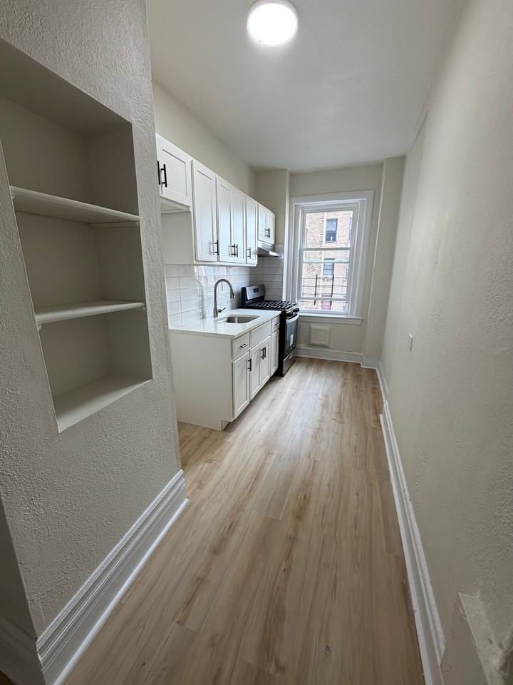 157 S Harrison St #605 - Photo 2 of 6