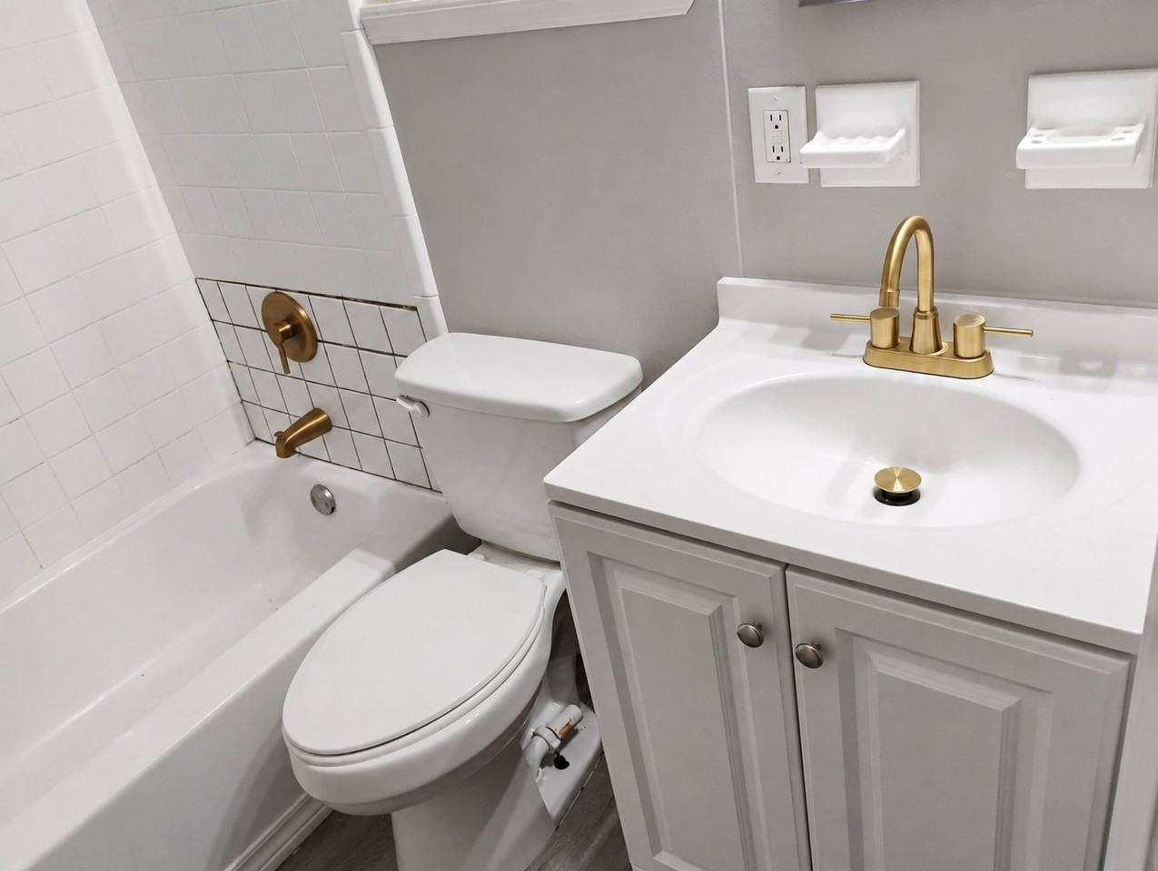 834 N Washington St - Photo 3 of 20
