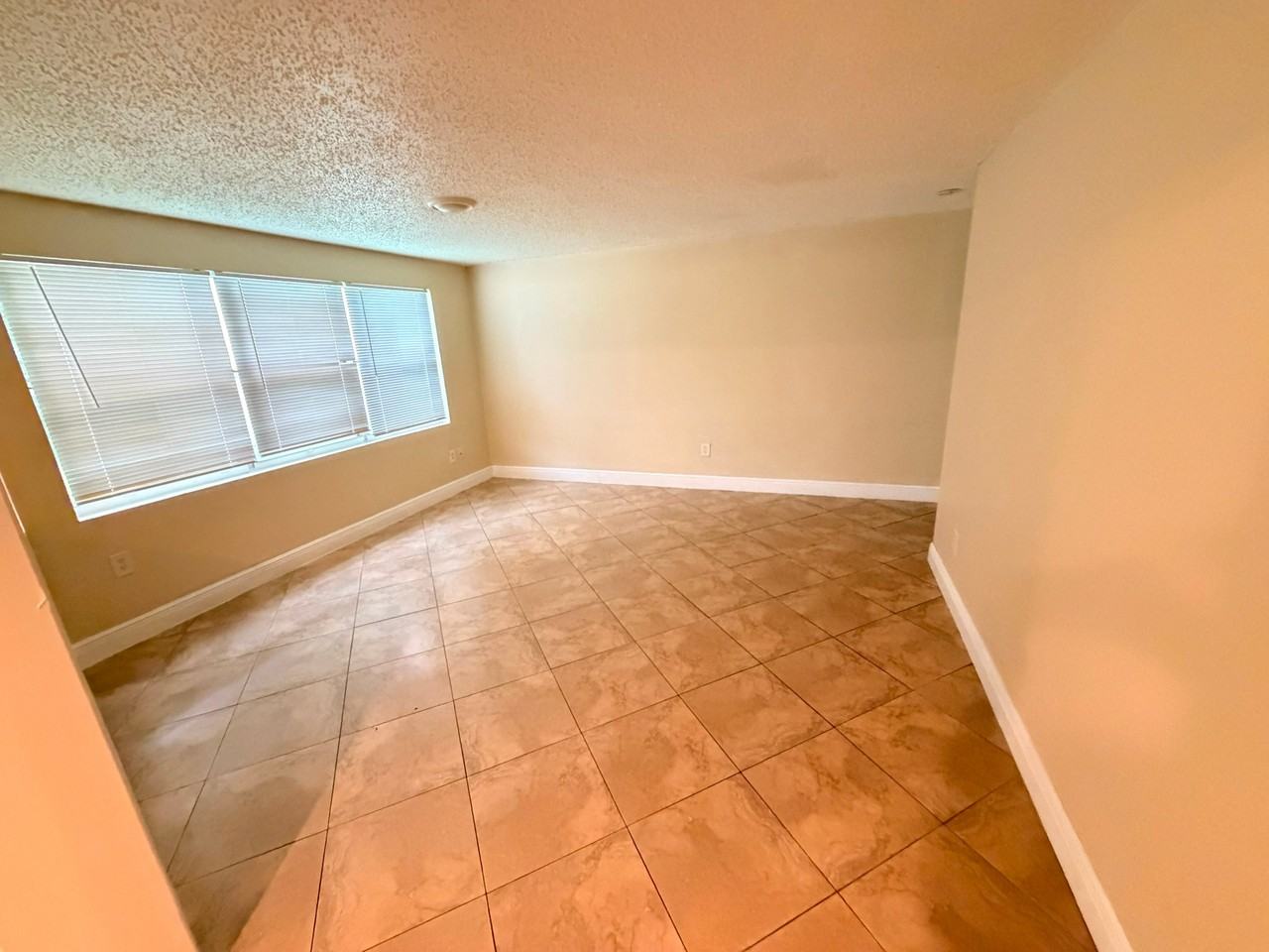 4720 Salem Dr - Photo 6 of 11