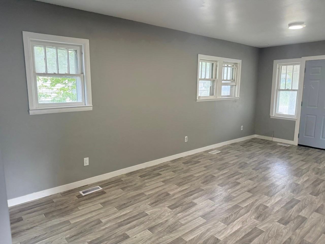 3256 Augusta St - Photo 2 of 8