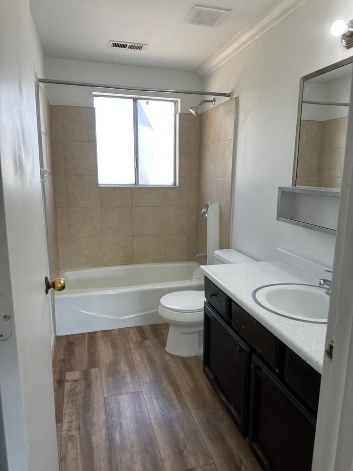 665 S Stubbs Ave #1 - Photo 4 of 8