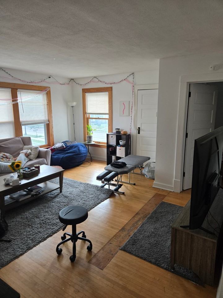 6029 Portland Ave - Photo 3 of 7