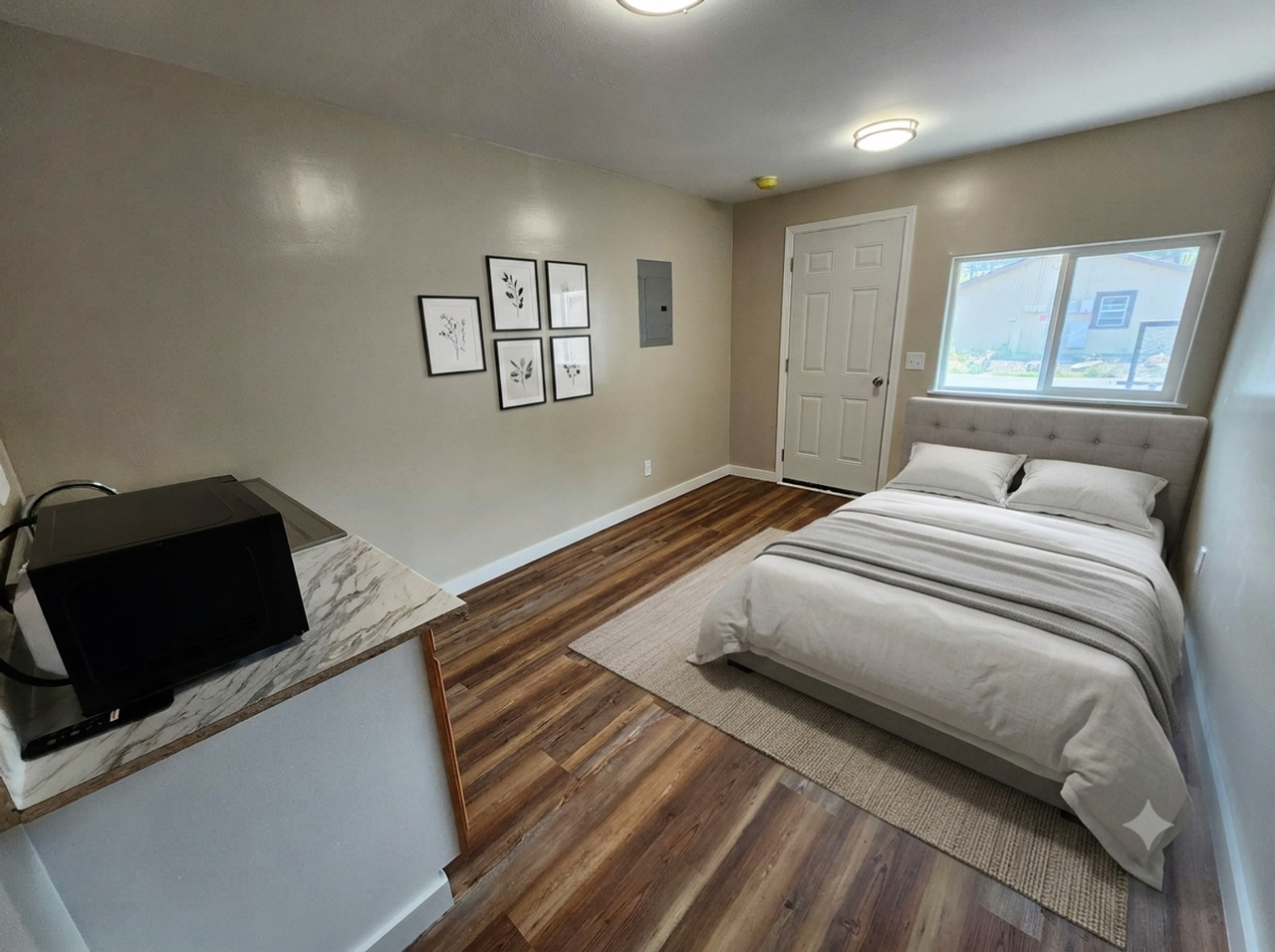 Sundown Apartments - Photo 3 of 11