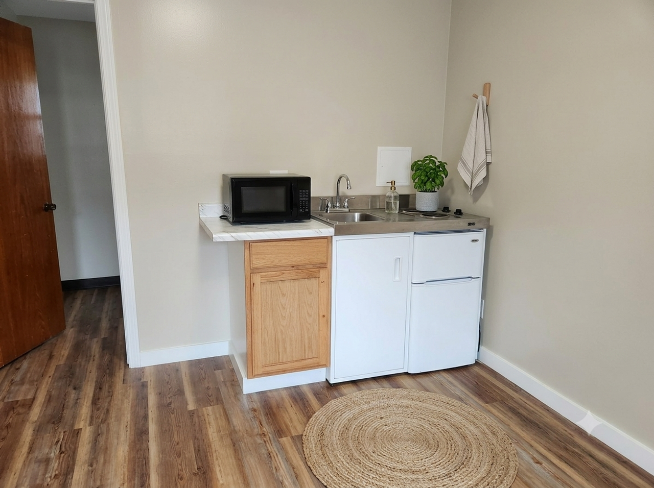 Sundown Apartments - Photo 4 of 11