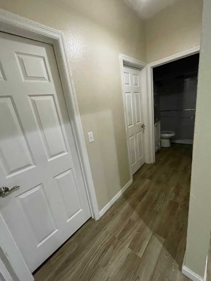1642 Stanley Ave - Photo 4 of 10