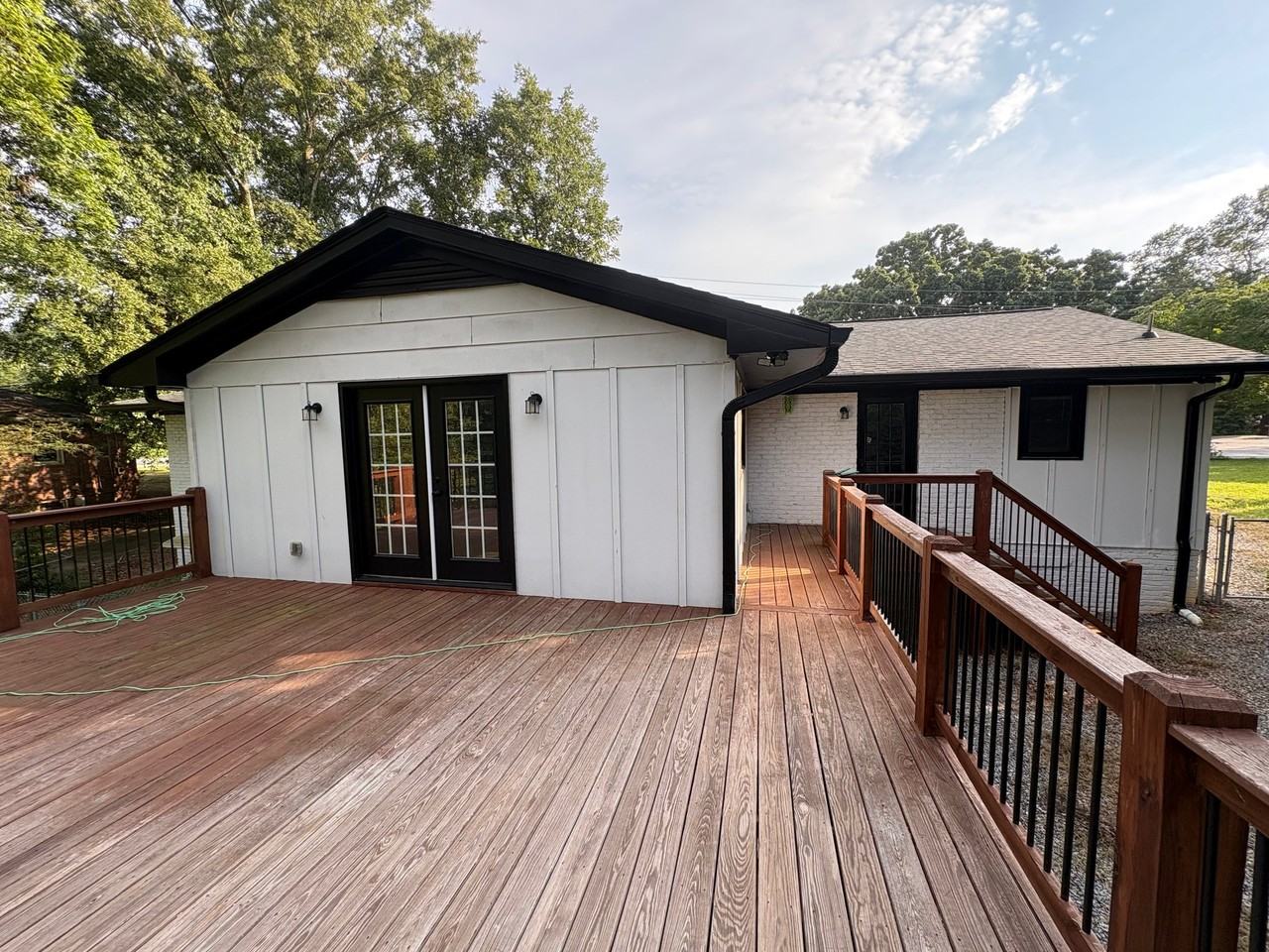 1055 College Station Rd - Photo 3 of 18