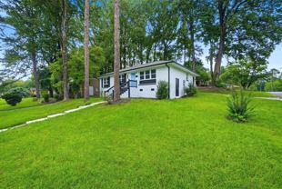 553 Derrydowne Dr - Photo 1 of 1