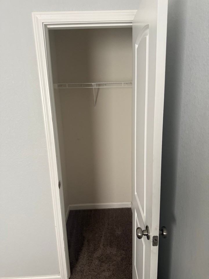 2700 Myrtle Ave - Photo 2 of 4