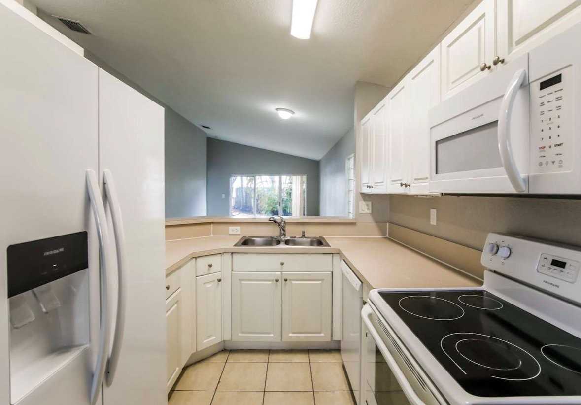 1360 Sw 119th Ct - Photo 2 of 7
