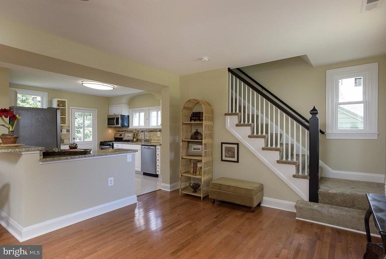 611 Hilltop Rd - Photo 2 of 17