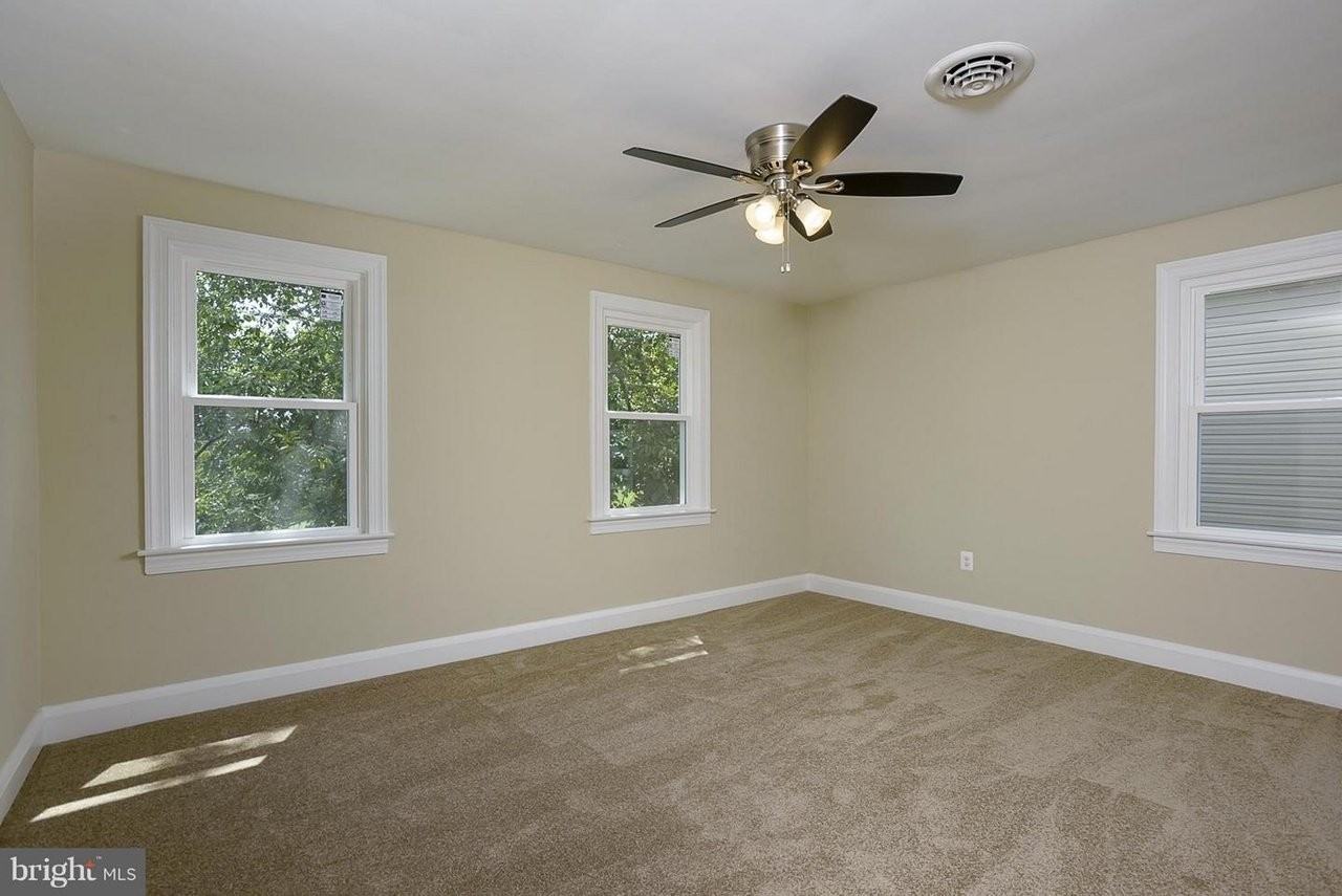 611 Hilltop Rd - Photo 6 of 17