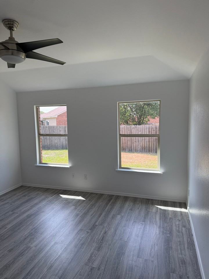 2815 Briarbrook Dr - Photo 6 of 15