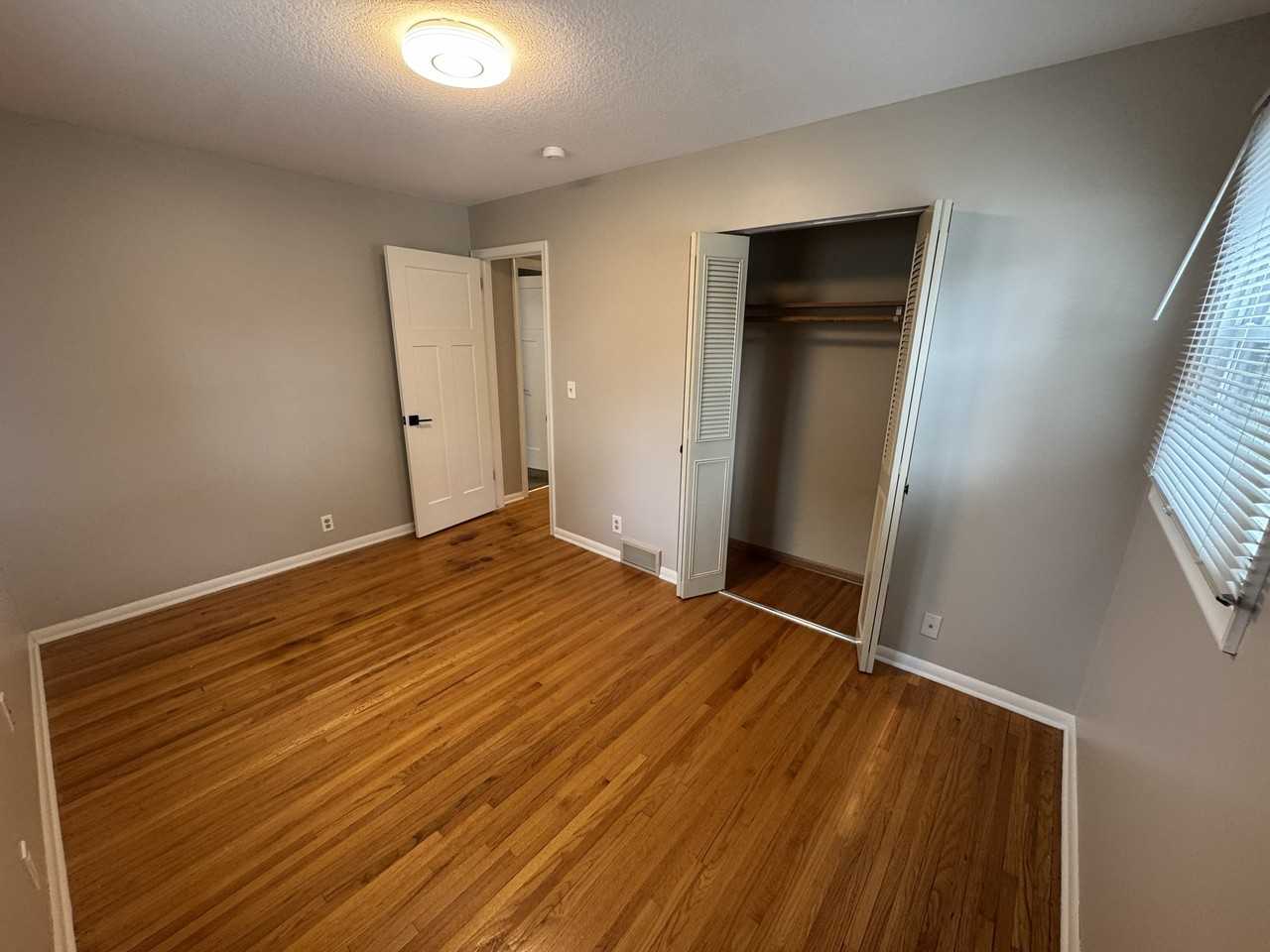 5856 Washburn Ave S - Photo 5 of 8