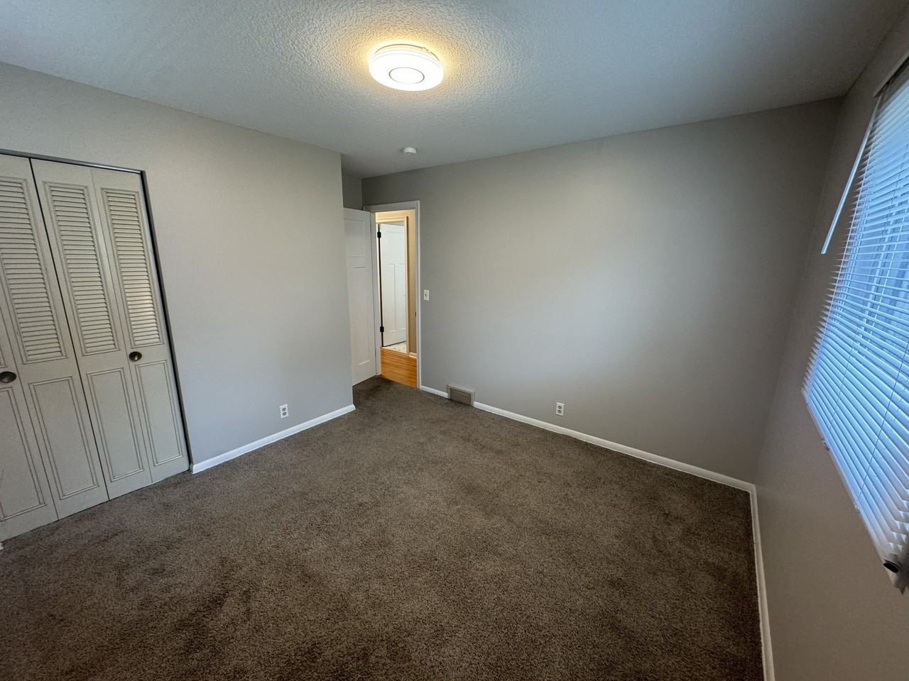 5856 Washburn Ave S - Photo 6 of 8
