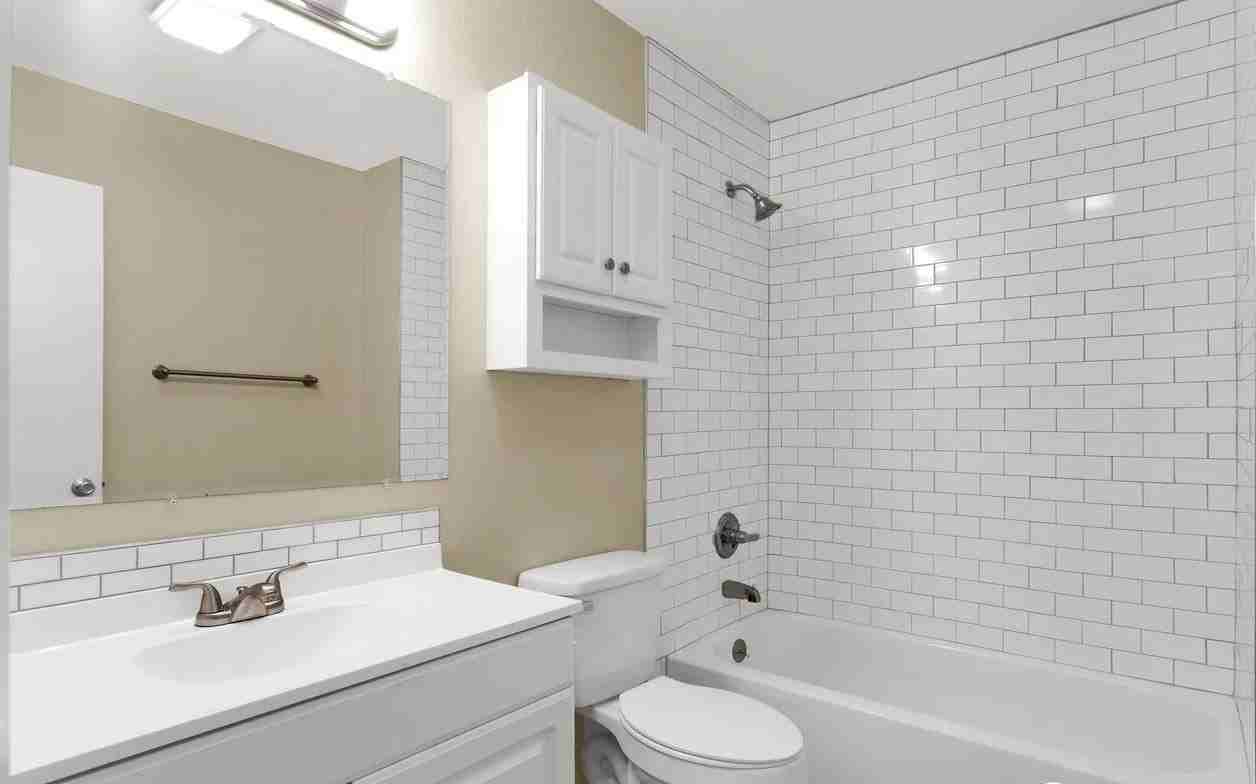 1907 Stonegate Cir #24 - Photo 7 of 11